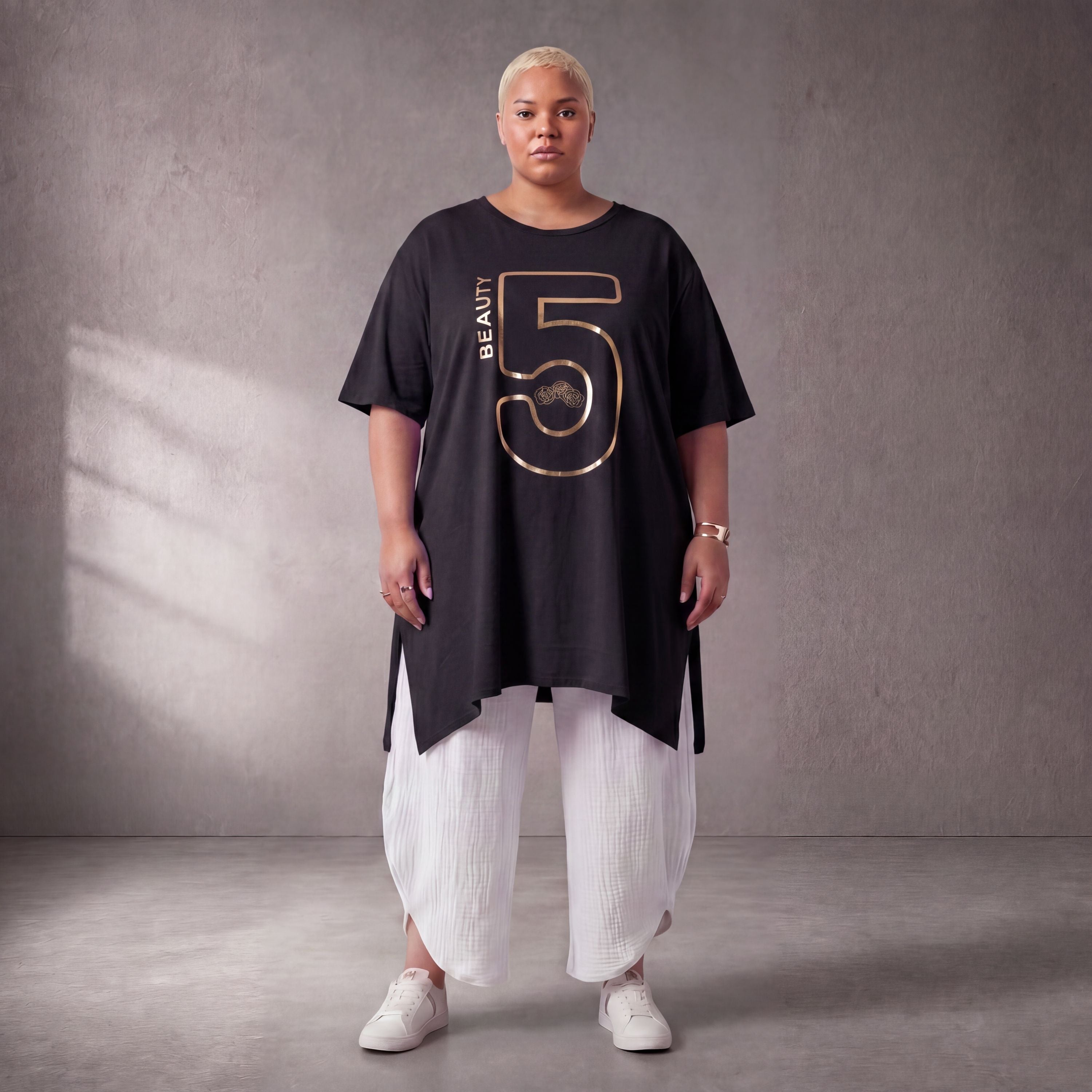 Damen Shirt Lagenlook Baumwolle Schwarz/Gold, A-Form, Kurzarm, Seitenschlitze, Oversize große Größen – Funky Diva