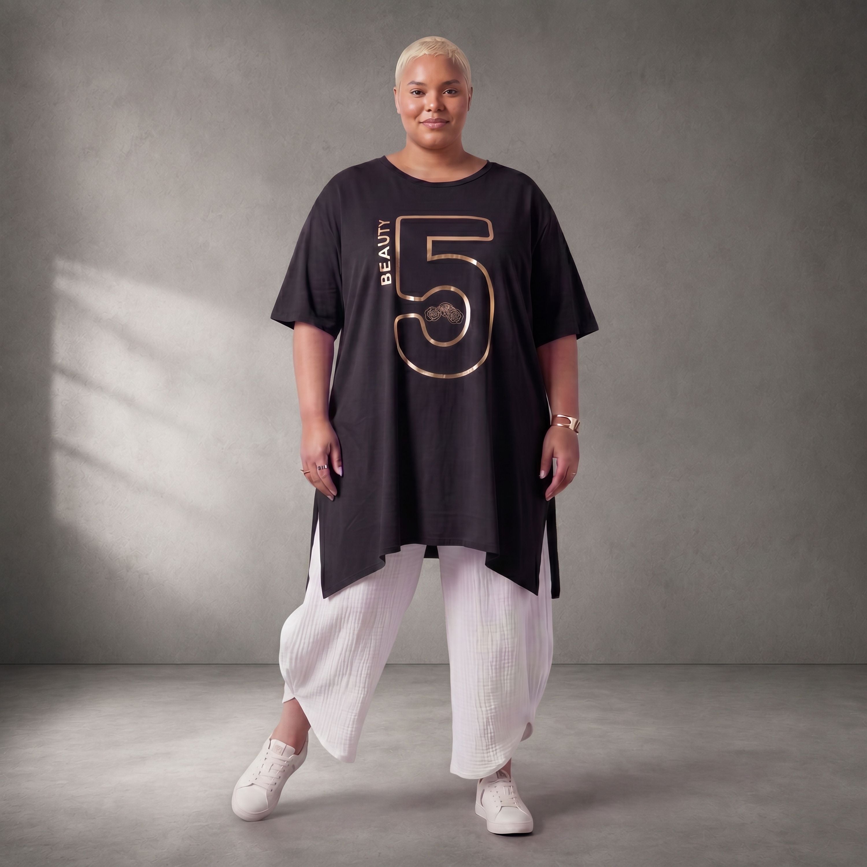 Damen Shirt Lagenlook Baumwolle Schwarz/Gold, A-Form, Kurzarm, Seitenschlitze, Oversize große Größen – Funky Diva