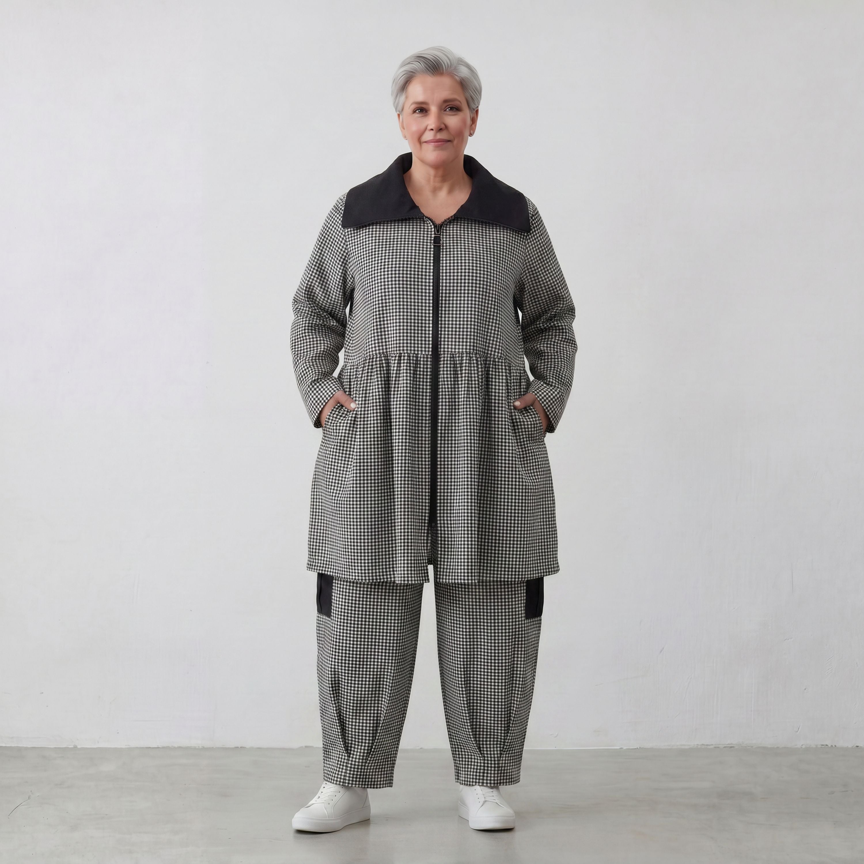 Elegante Ballonjacke aus fließendem Bengaline in Schwarz Weiß mit Hemdkragen und Taschen