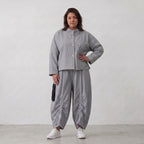 Bengaline Jacke in Grau Weiß mit kastigem Schnitt Stehkragen und 3/4-Arm für jede Saison