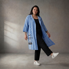 Leichte blaue Baumwollweste mit Kapuze im Lagenlook leger ausgefallen Oversize zeitlos