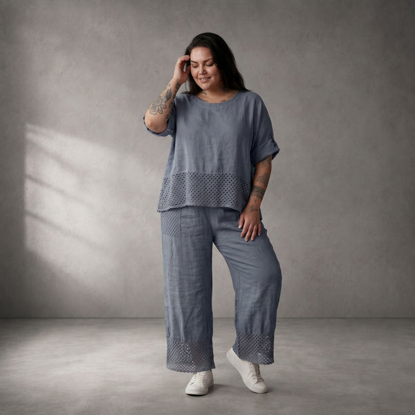 Zeitlose Leinenhose in Blau locker geschnitten mit ausgefallenem Detail und Komfortbund