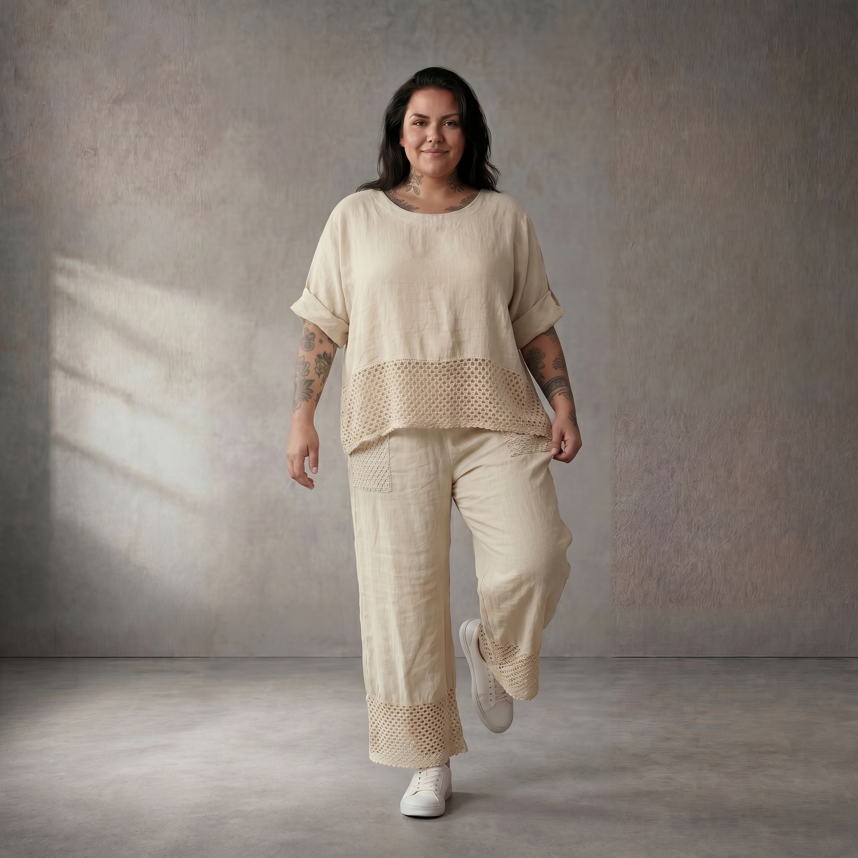 Zeitloses Creme Leinenhemd im Oversize Lagenlook leger ausgefallen mit weichen Taschen