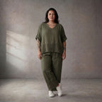 Khaki Leinen Shirt im Lagenlook Oversize mit Taschen entspannt zeitlos modern und luftig
