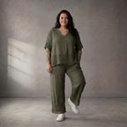 Khaki Leinen Shirt im Lagenlook Oversize mit Taschen entspannt zeitlos modern und luftig