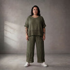 Zeitlose Khaki Leinenhose im entspannten Lagenlook mit besonderem Strickdetail Oversize