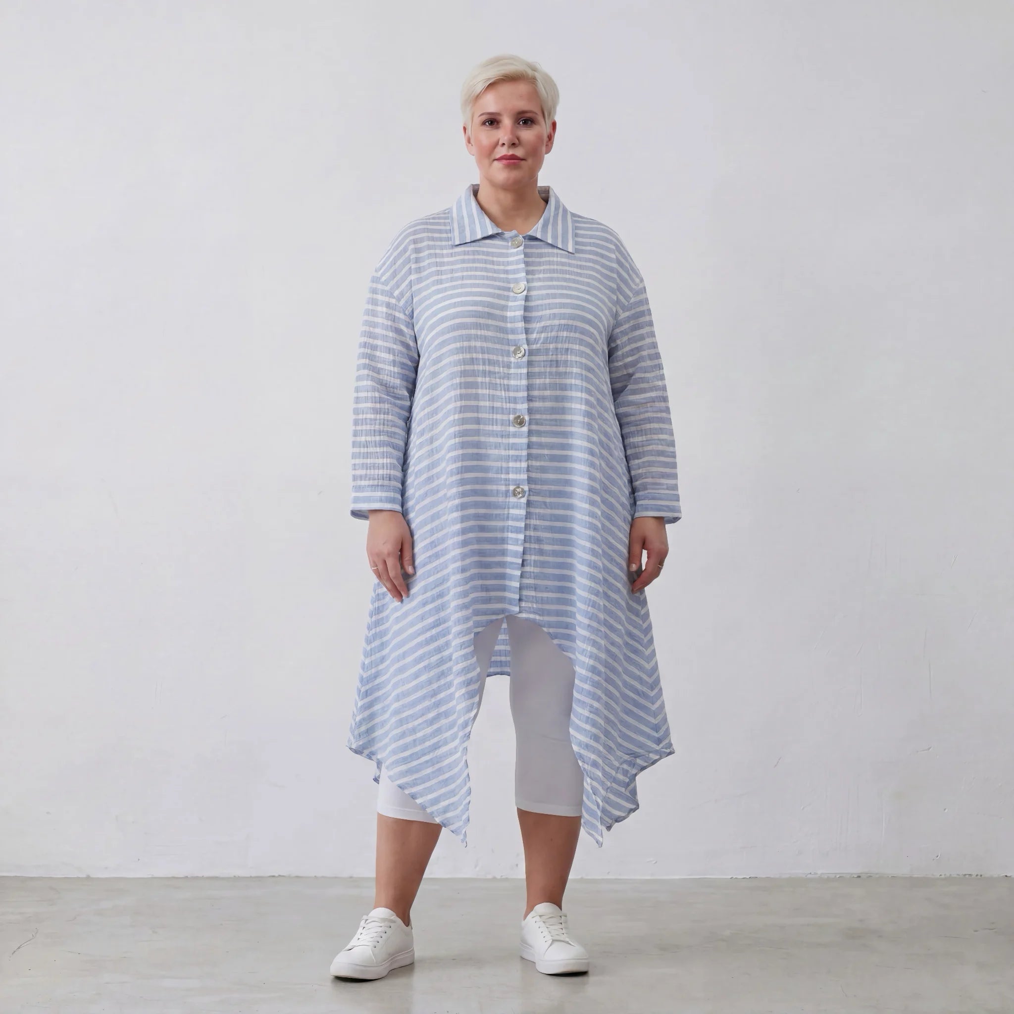 Stilvolle Zipfel Jacke im Lagenlook mit legerem Oversize Schnitt und leichter Leinen Optik, Blau/Weiß