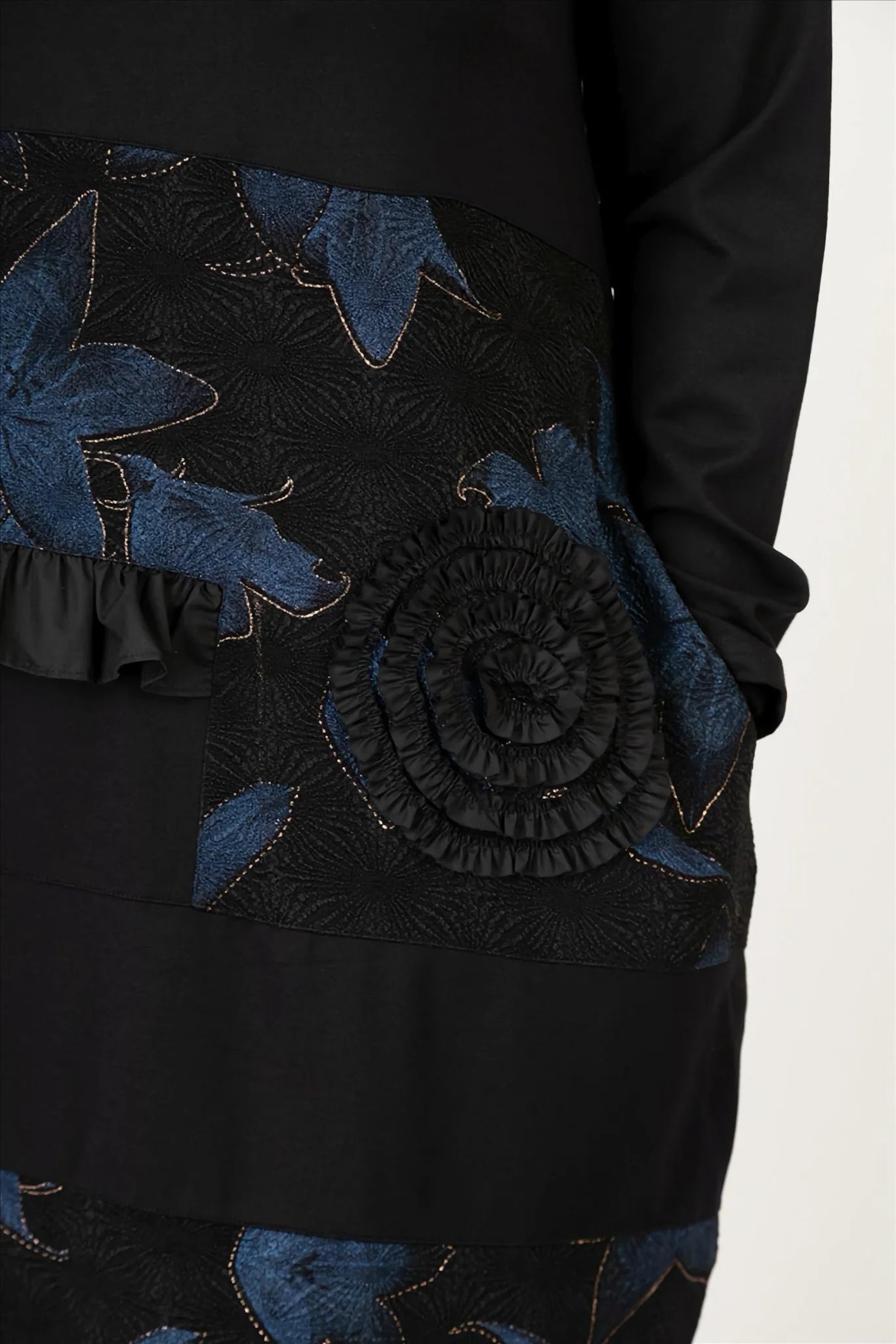  Pomme Rouge Kleid in gerader Form, aus Viskose, C6623, Schwarz-Blau, Blumen, Schick