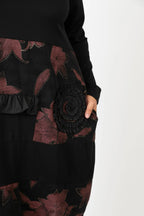  Pomme Rouge Kleid in gerader Form, aus Viskose, C6623, Schwarz-Rot, Blumen, Schick