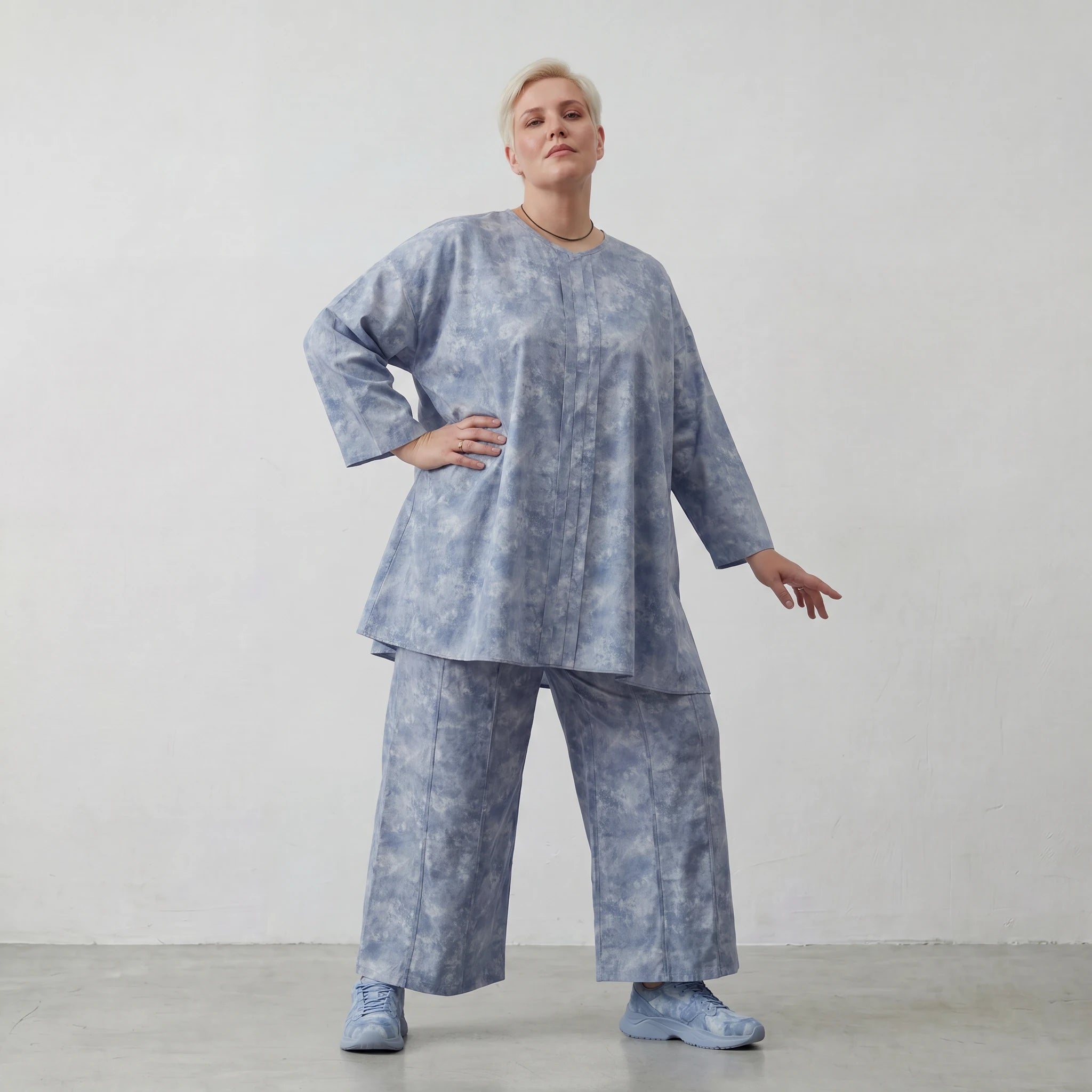 Luftiges Oversize A-Form Shirt aus feiner Baumwollpopeline im ausgefallenen Lagenlook, Jeansblau