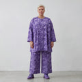 Leichtes Oversize Lagenlook Shirt in A-Form aus Baumwolle mit Biesenmusterung, Batik, Lila