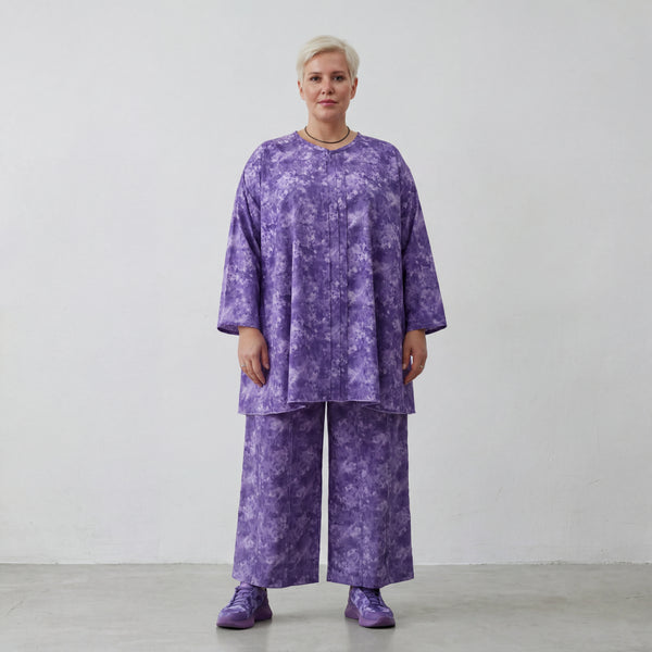 Leichtes Oversize Lagenlook Shirt in A-Form aus Baumwolle mit Biesenmusterung, Batik, Lila