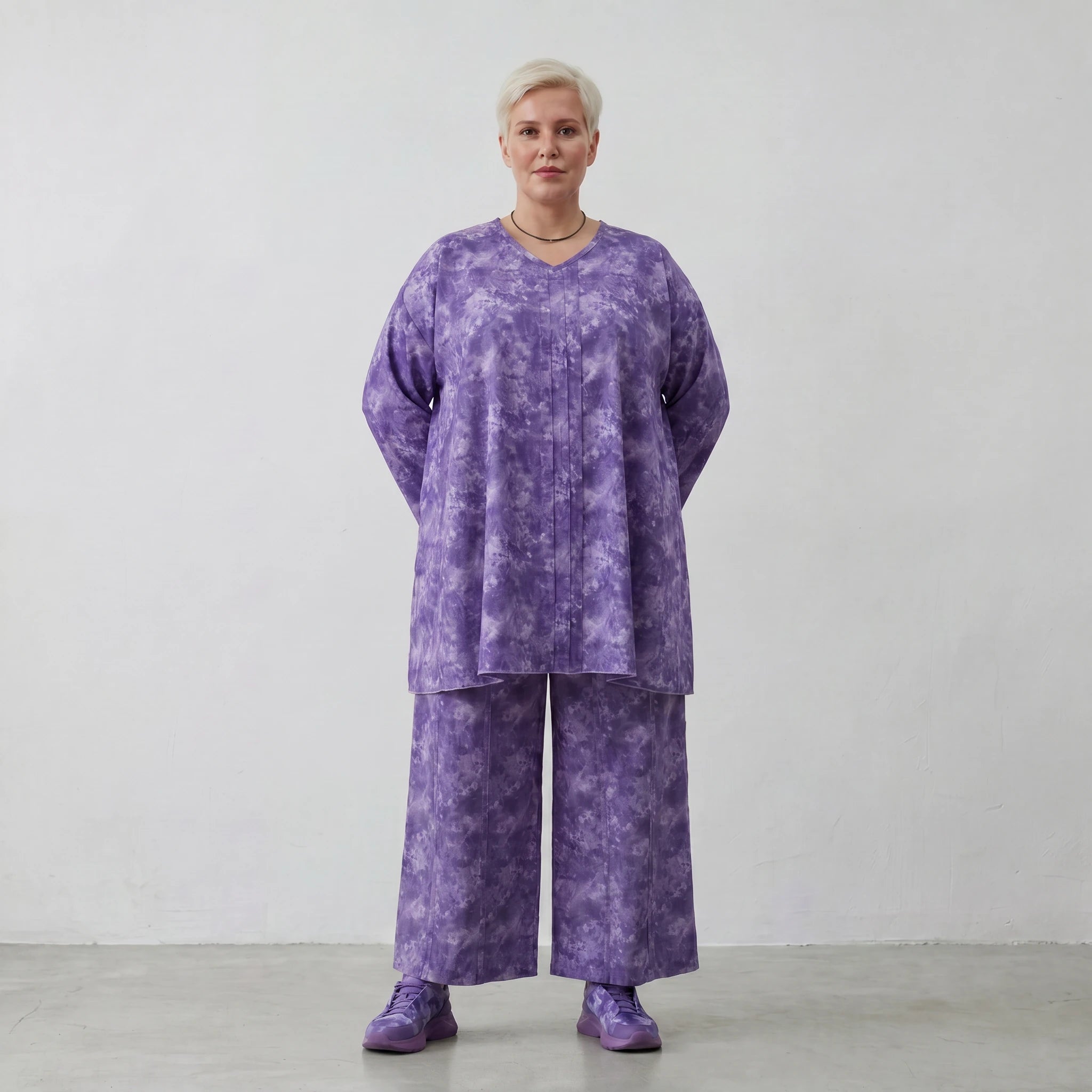 Leichtes Oversize Lagenlook Shirt in A-Form aus Baumwolle mit Biesenmusterung, Batik, Lila