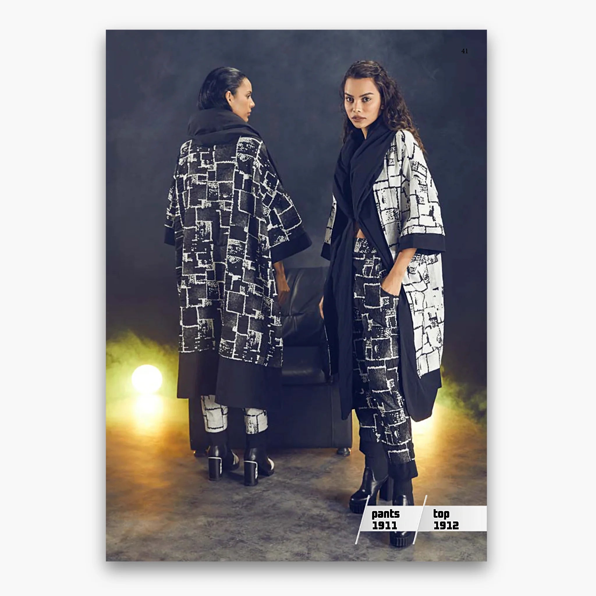  H4 Fashion Mantel in gerader Form, aus Polyamid, 1912, Weiß, Muster, Schick, Ausgefallen