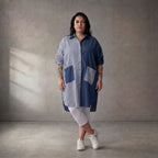 Zeitlose Oversize Popelinebluse in Blau Weiss legerer Lagenlook mit Hemdkragen neu luftig