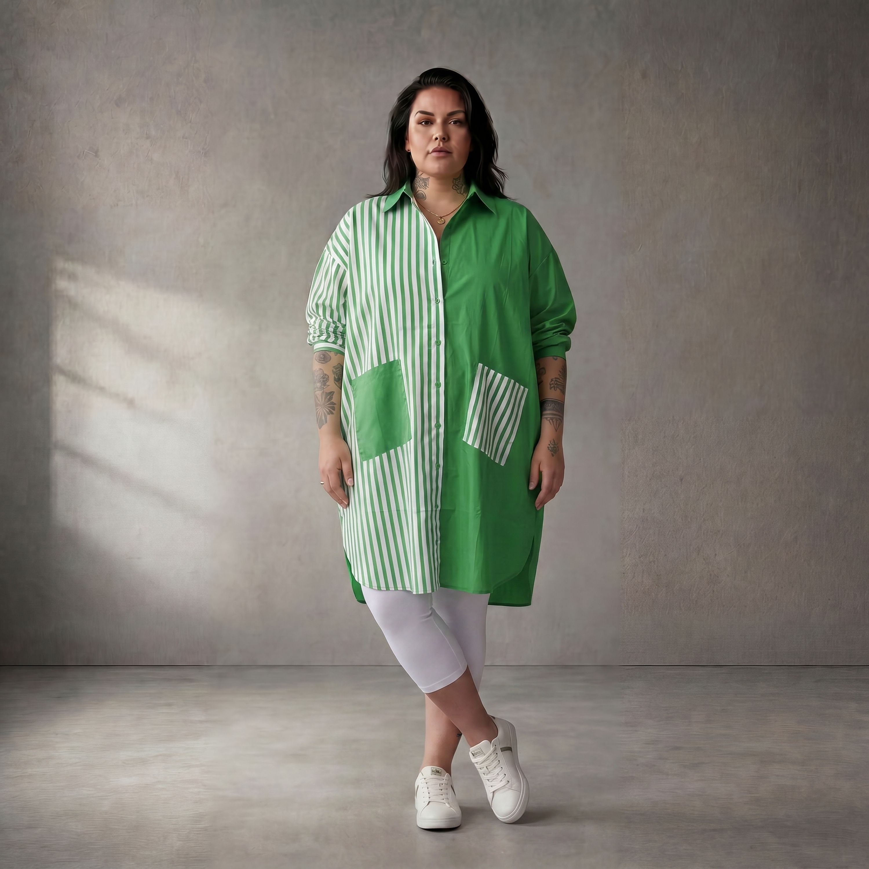 Luftige Popelinebluse im Grün/Weiß Lagenlook frisch leger zeitlos mit Hemdkragen Oversize