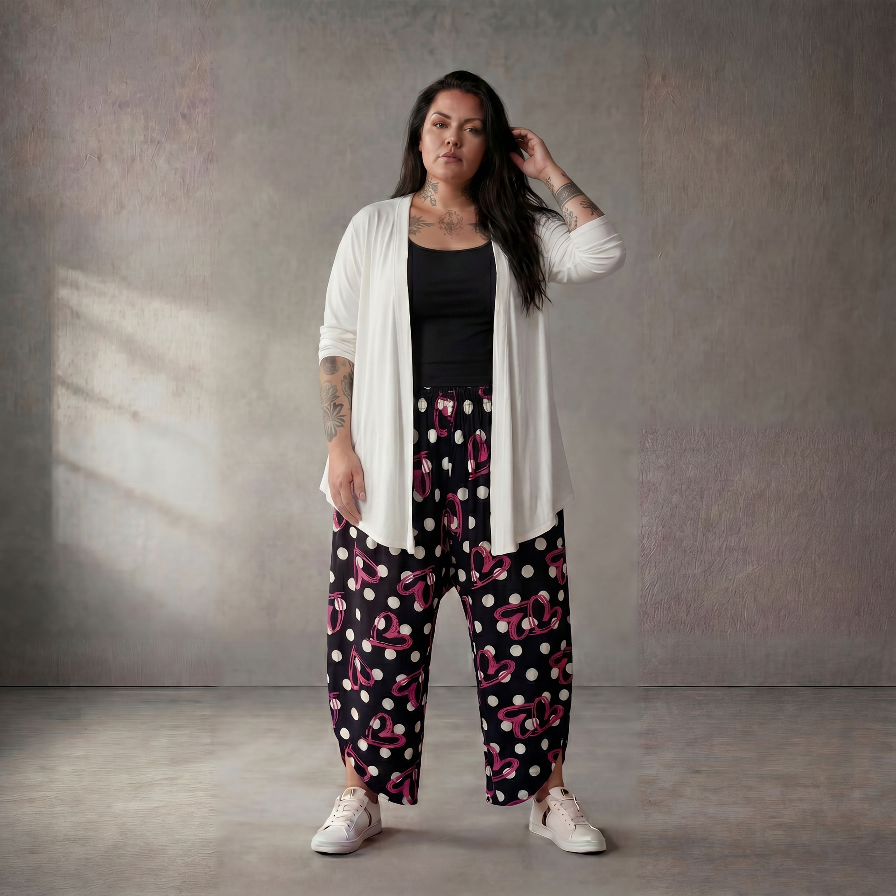 Moderne Ballonhose Schwarz Weiß Pink aus Viskose locker Oversize Lagenlook sehr stilvoll