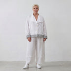 Zeitlose Oversize Streifenjacke Anthrazit Weiß im legeren Lagenlook modern ausgefallen