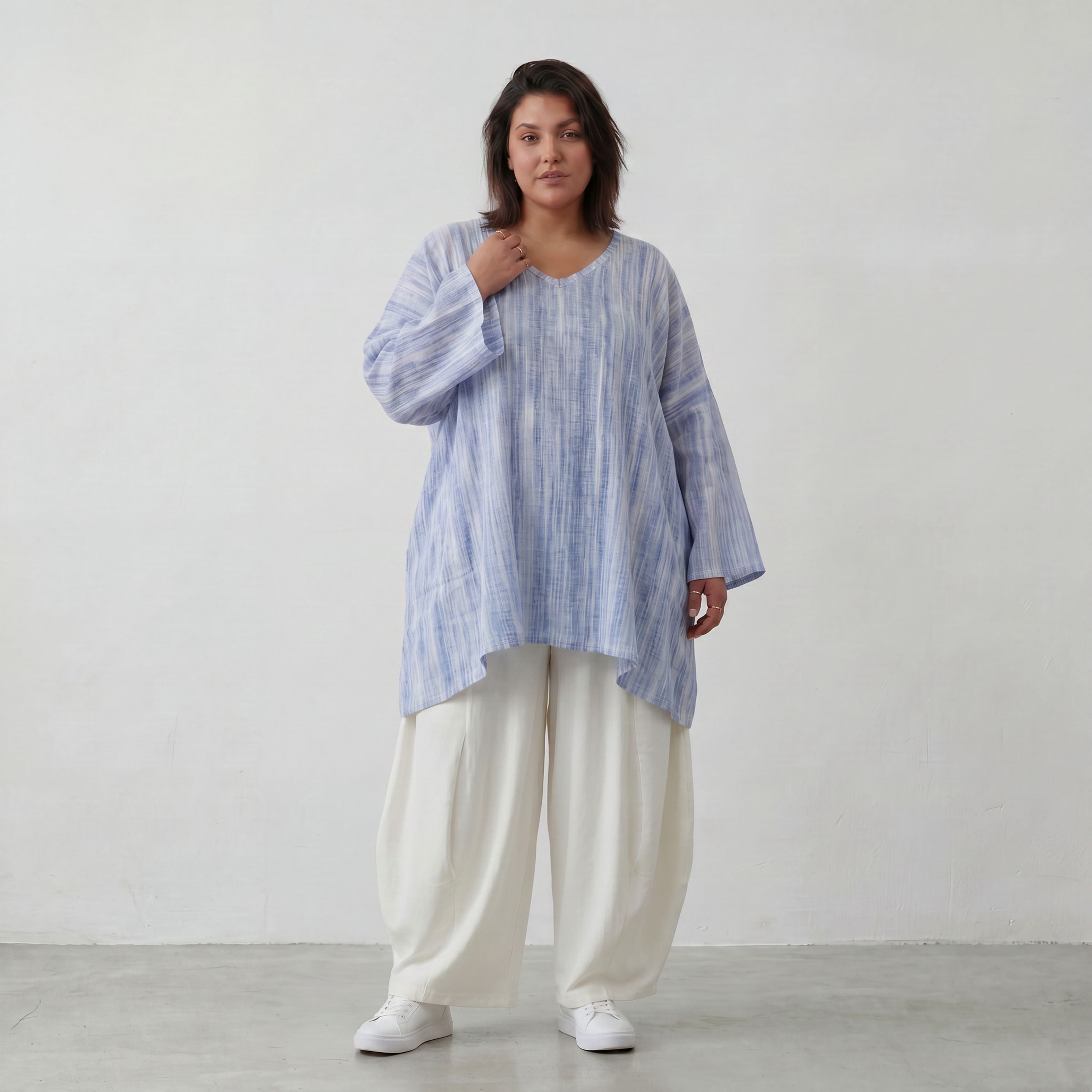 Luftiges Oversize Shirt in Jeansblau/Weiß im Lagenlook leger zeitlos ausgefallen soft