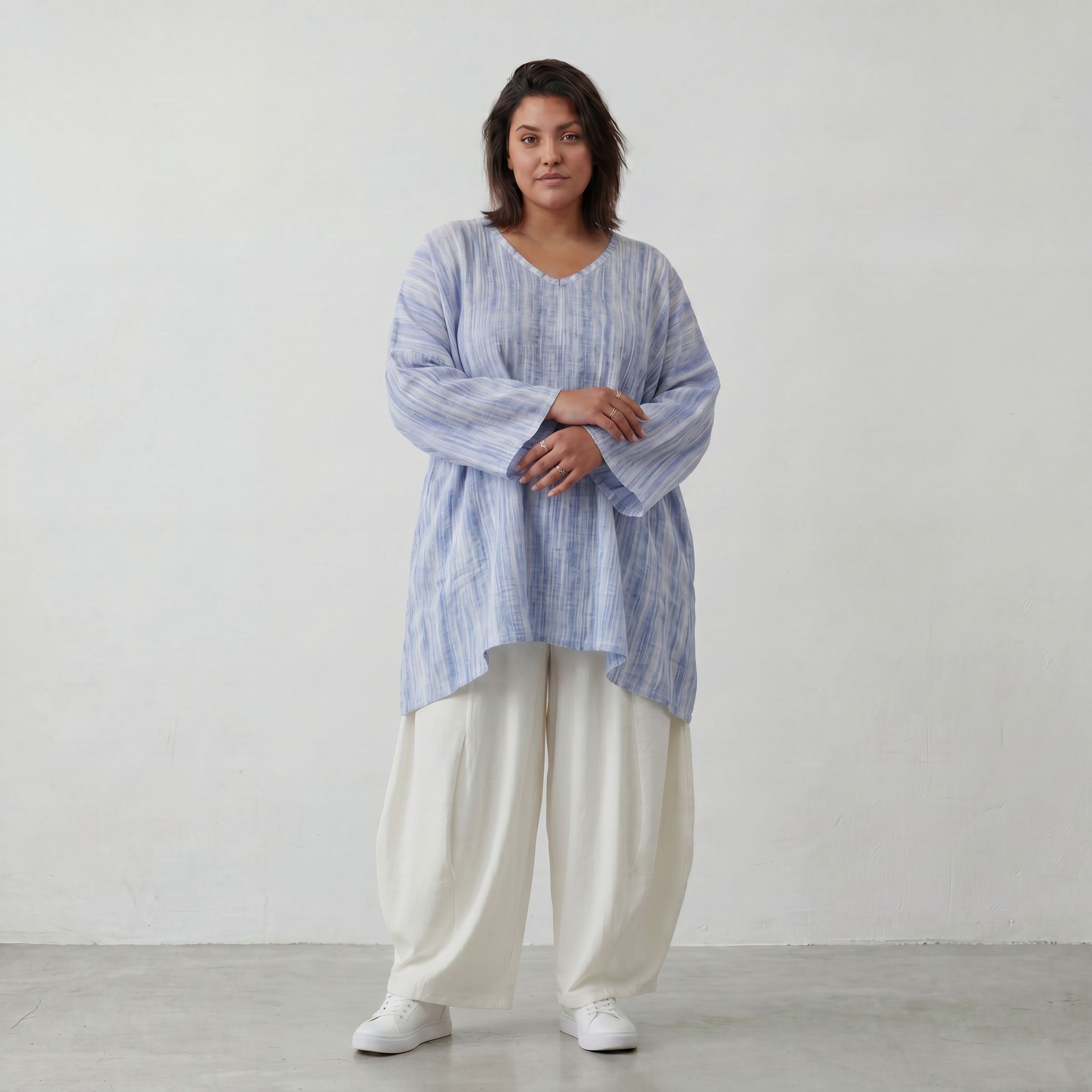 Luftiges Oversize Shirt in Jeansblau/Weiß im Lagenlook leger zeitlos ausgefallen soft