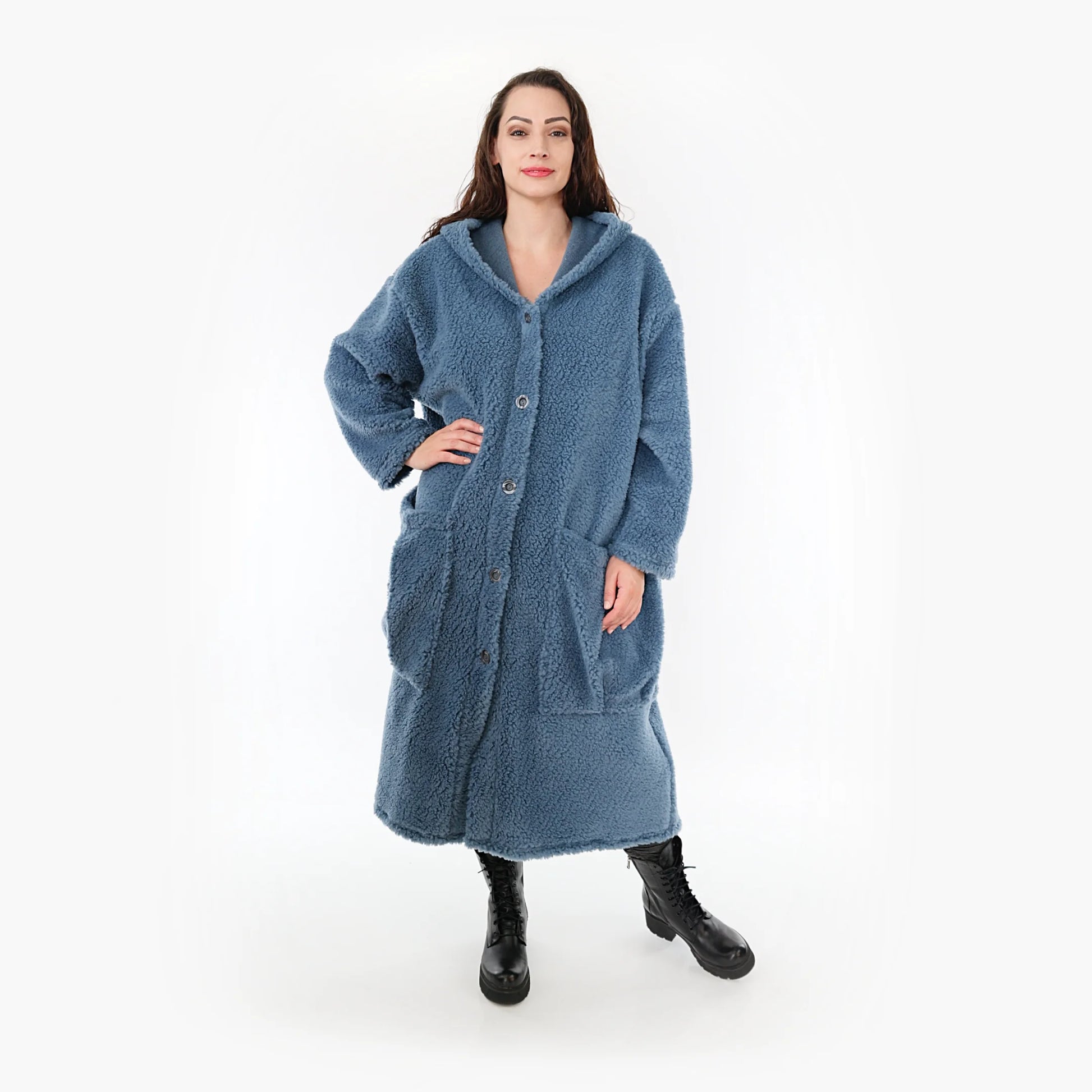  Stylischer Oversize-Mantel in zeitlosem Blau aus kuscheligem Teddy-Stoff für Herbst und Winter