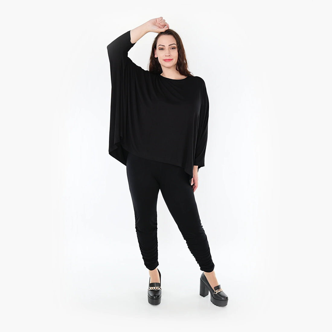  Lässiges Bambus-Shirt in Schwarz mit kastigem Schnitt und 7/8-Ärmeln für entspannten Look