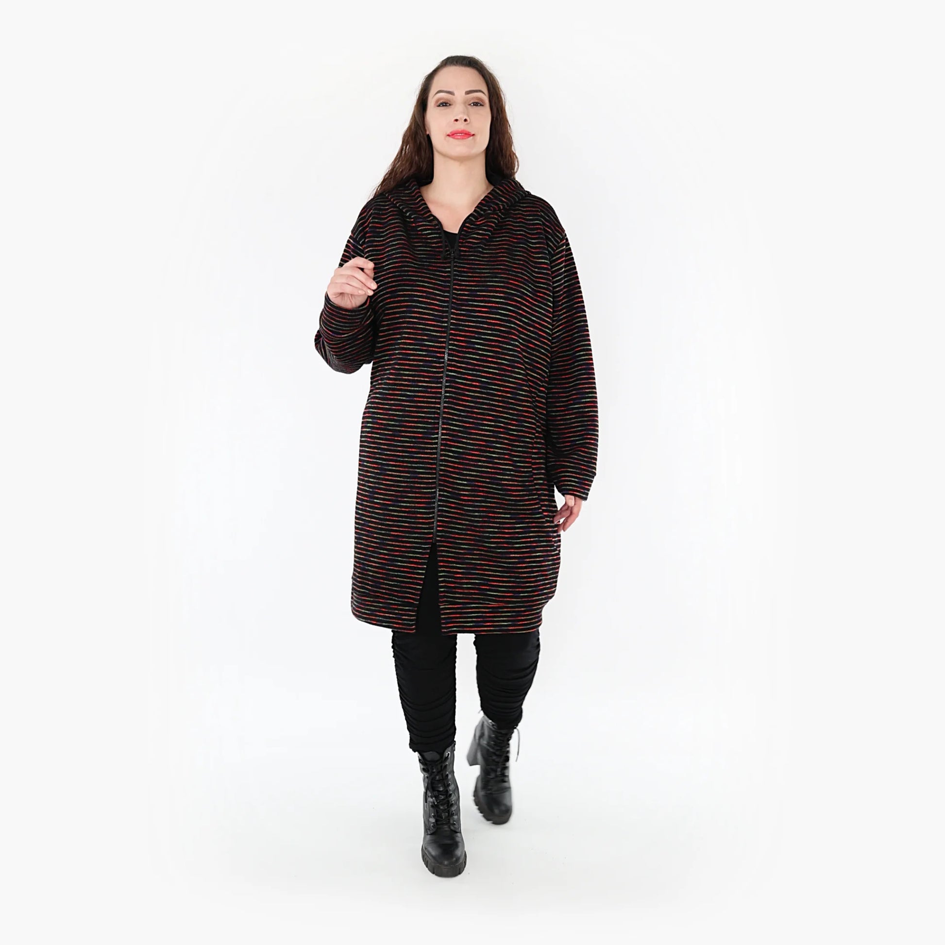  Stylische Jacke in trendy Lagenlook für Plus Size mit kuscheliger Wollmischung und Kapuze