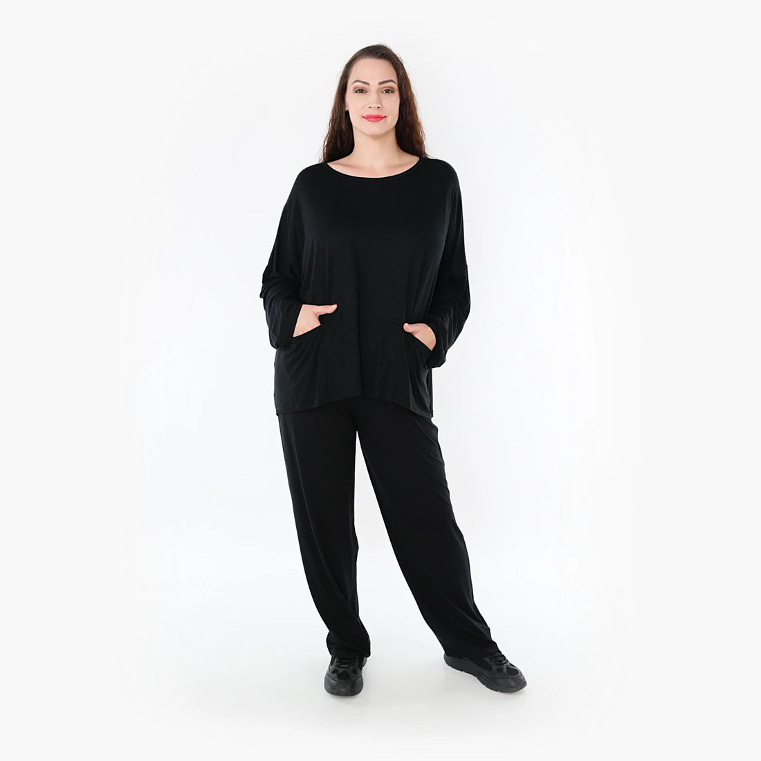  Oversized Shirt in Schwarz aus weich-fließendem Viskose-Jersey mit lässigem Lagenlook und Taschen