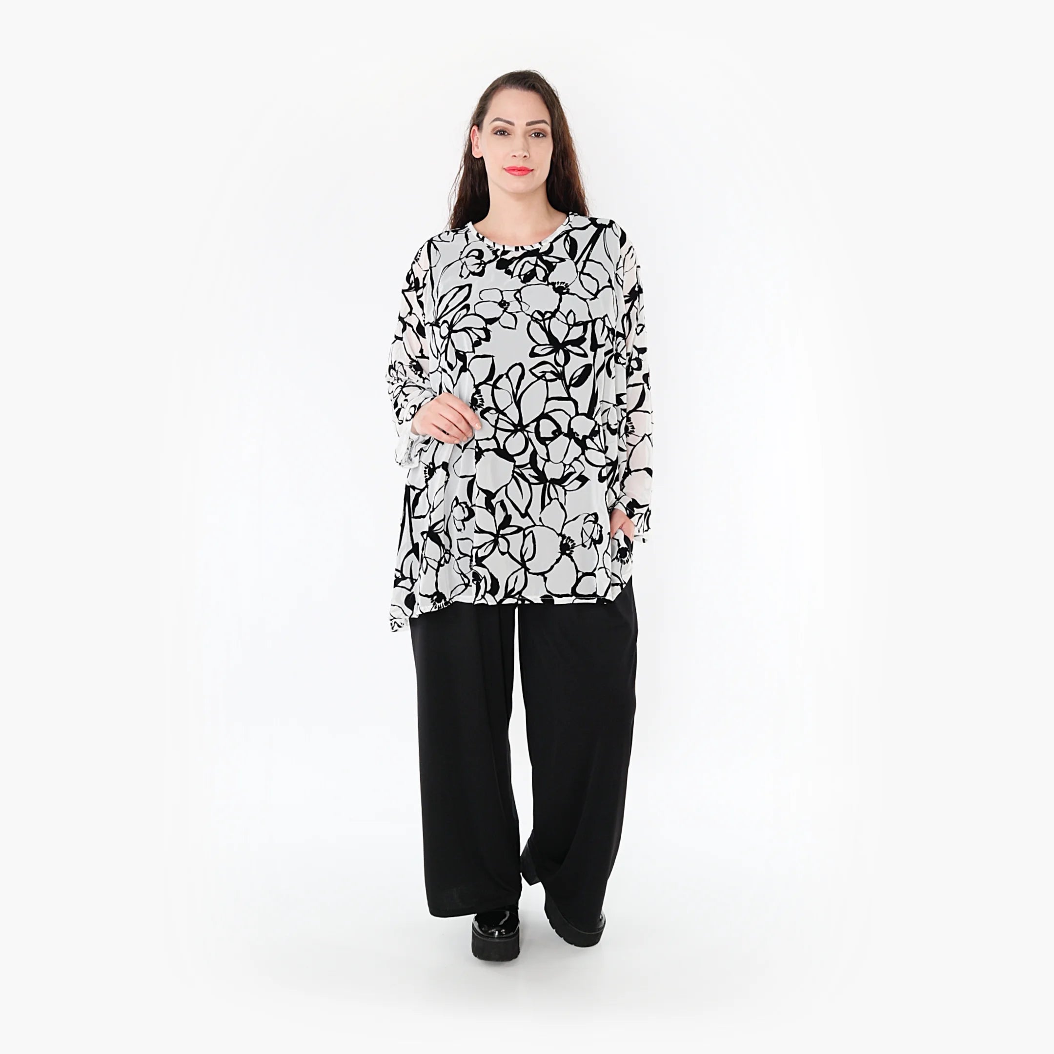  A-Form Bigshirt von AKH Fashion aus Viskose, 1354.00593, Weiß-Schwarz, Blumen, Schick