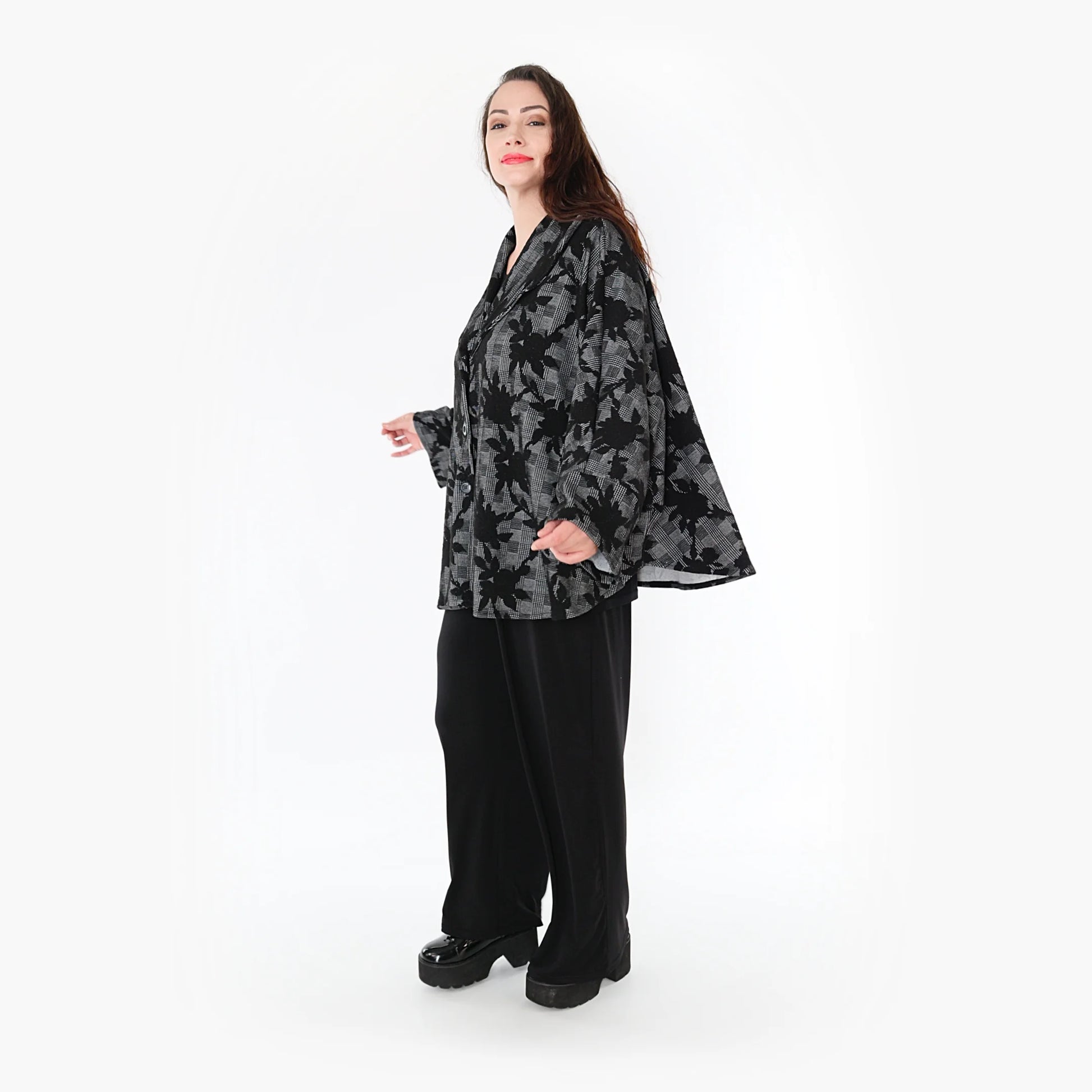  Oversize Jacquard Jacke in Schwarz-Grau für den lässigen Lagenlook in Plus Size Fashion