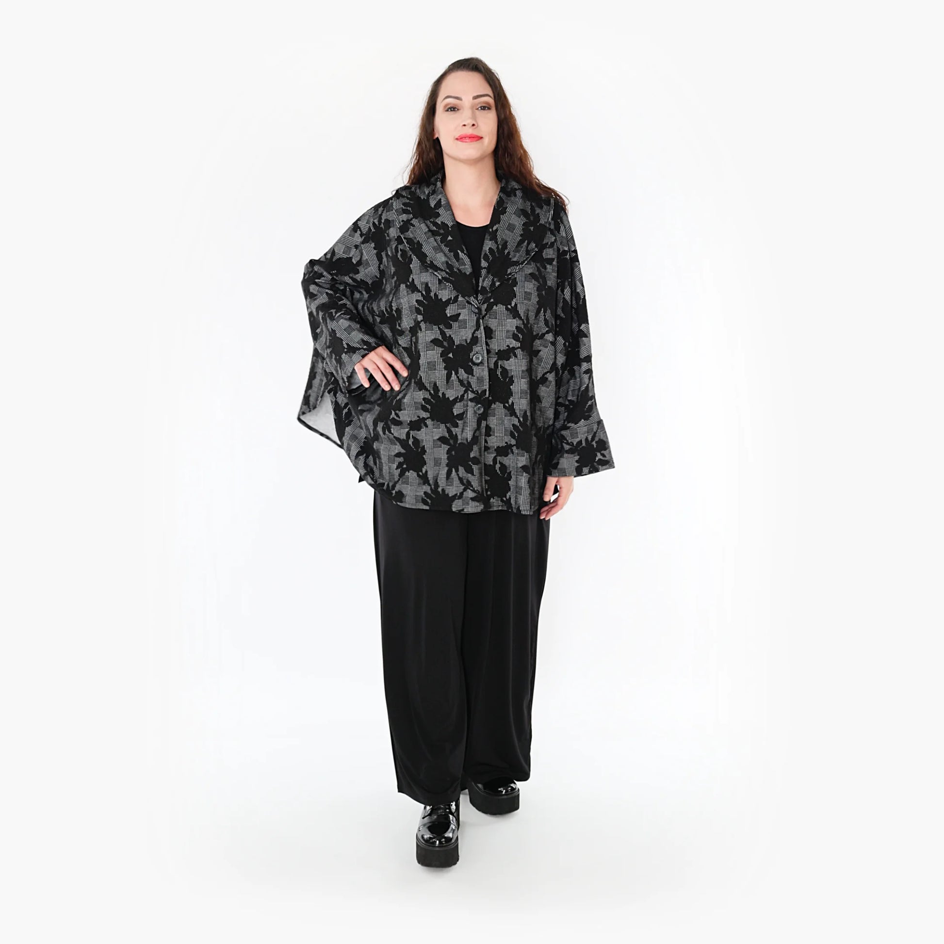  Oversize Jacquard Jacke in Schwarz-Grau für den lässigen Lagenlook in Plus Size Fashion