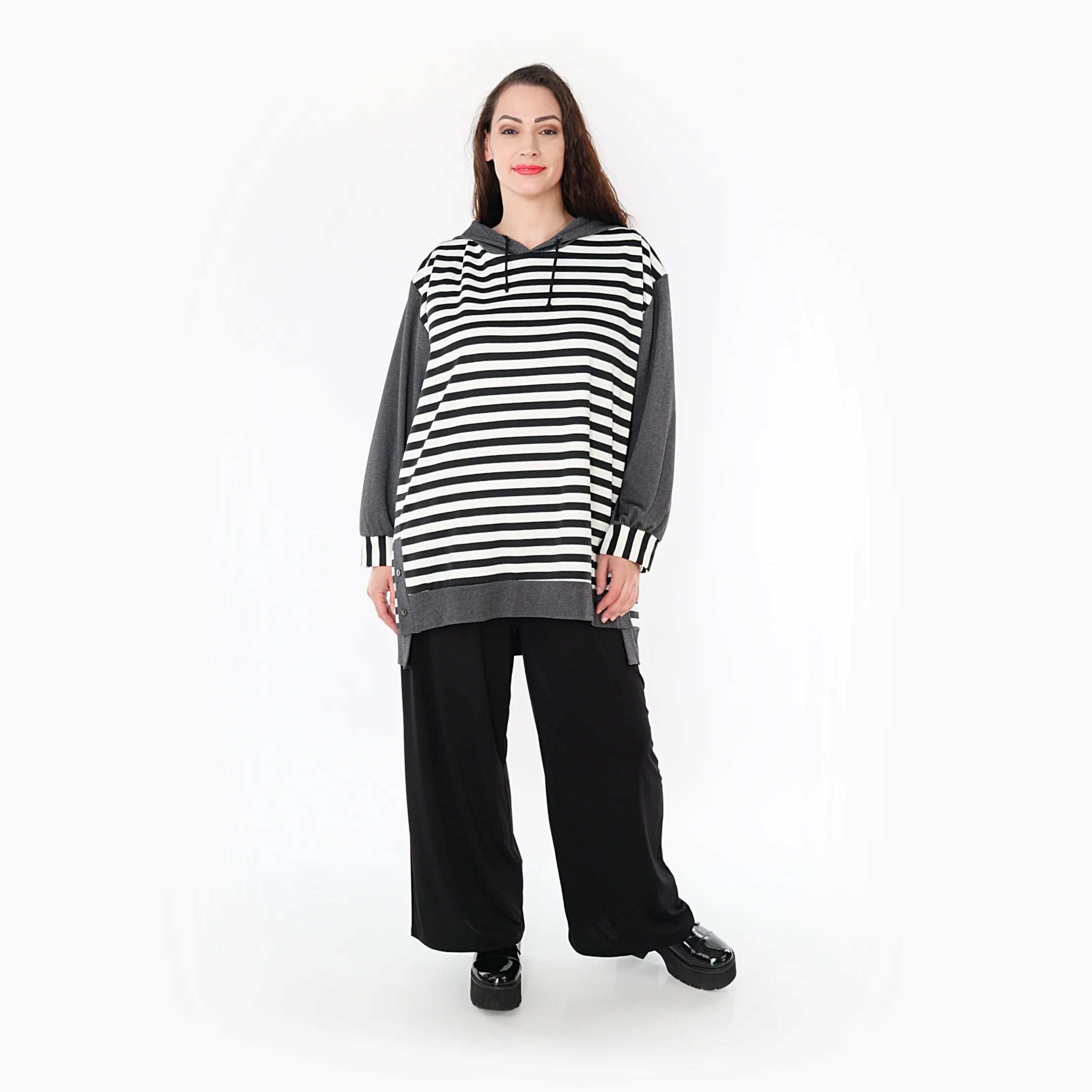  AKH Fashion Bigshirt in gerader Form, aus Viskose, 1366.06988, Grau-Weiß, Schick, Modern