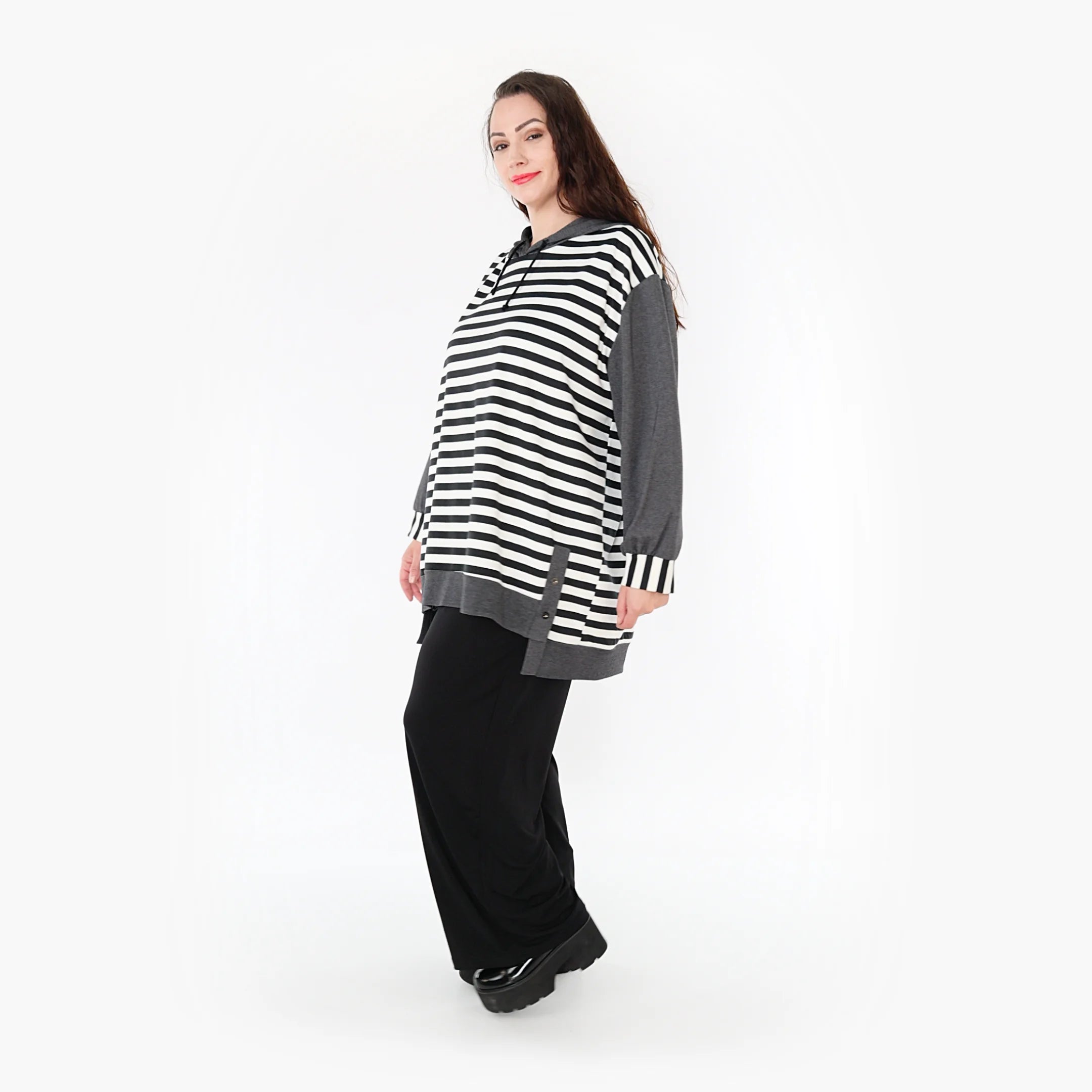 AKH Fashion Bigshirt in gerader Form, aus Viskose, 1366.06988, Grau-Weiß, Schick, Modern