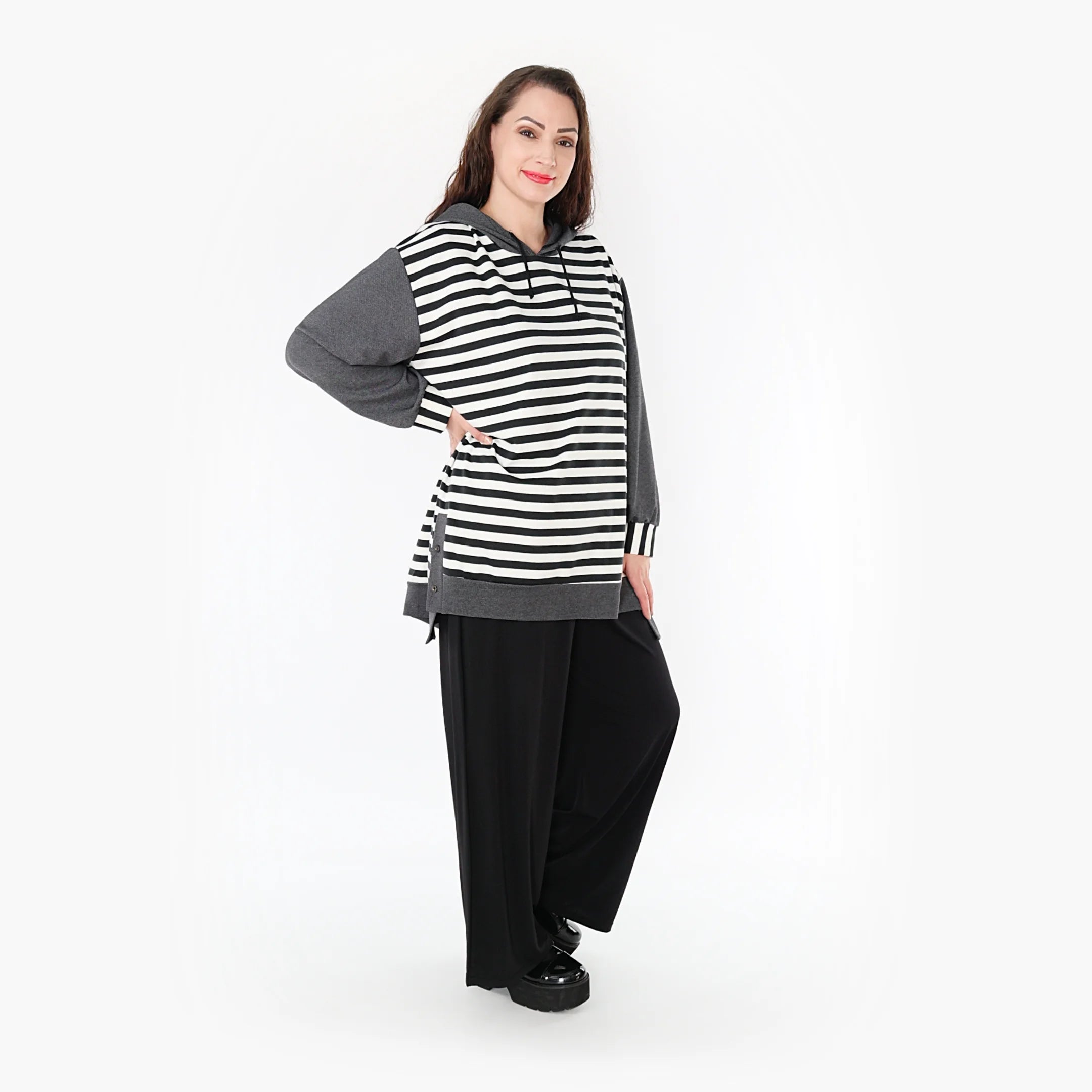  AKH Fashion Bigshirt in gerader Form, aus Viskose, 1366.06988, Grau-Weiß, Schick, Modern