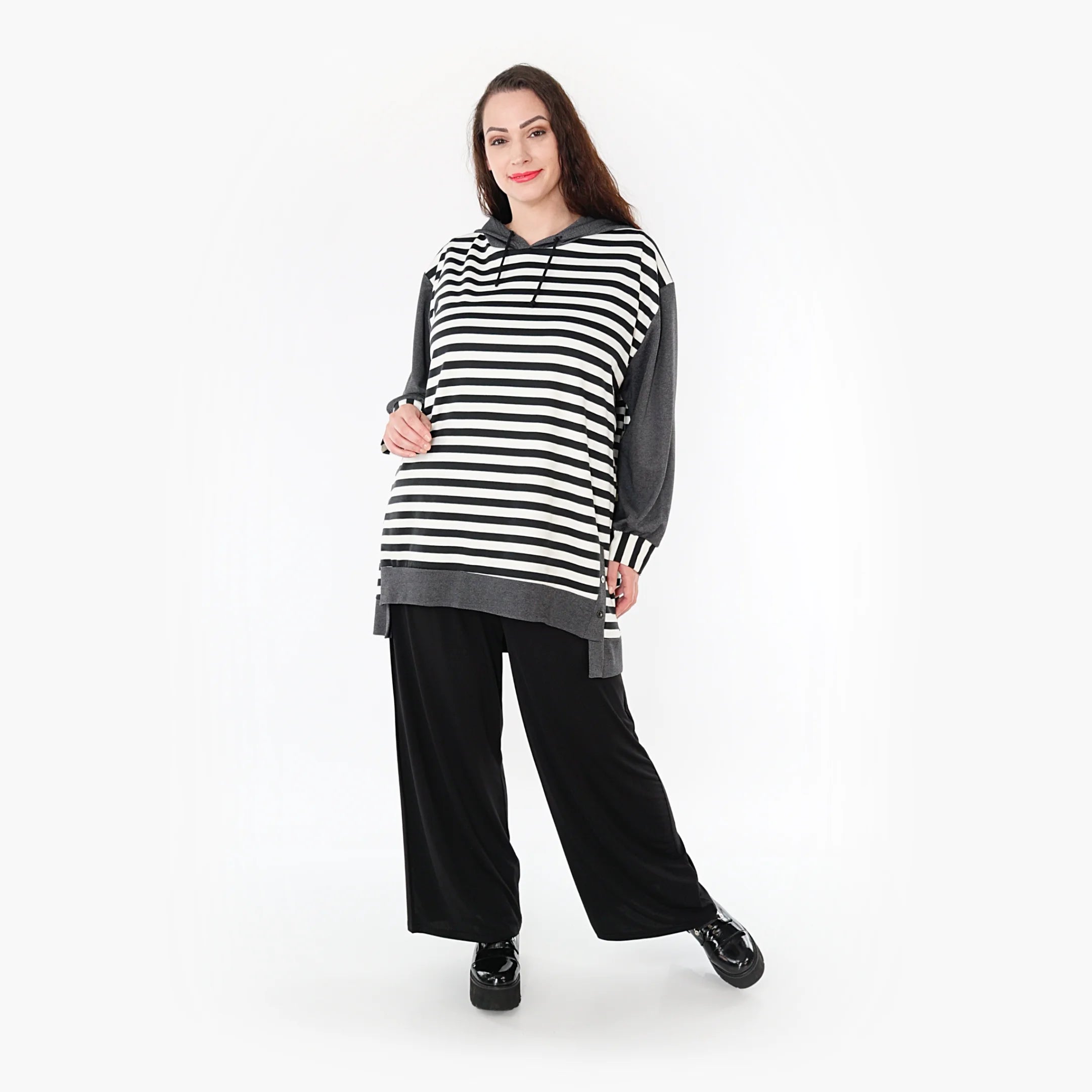  AKH Fashion Bigshirt in gerader Form, aus Viskose, 1366.06988, Grau-Weiß, Schick, Modern