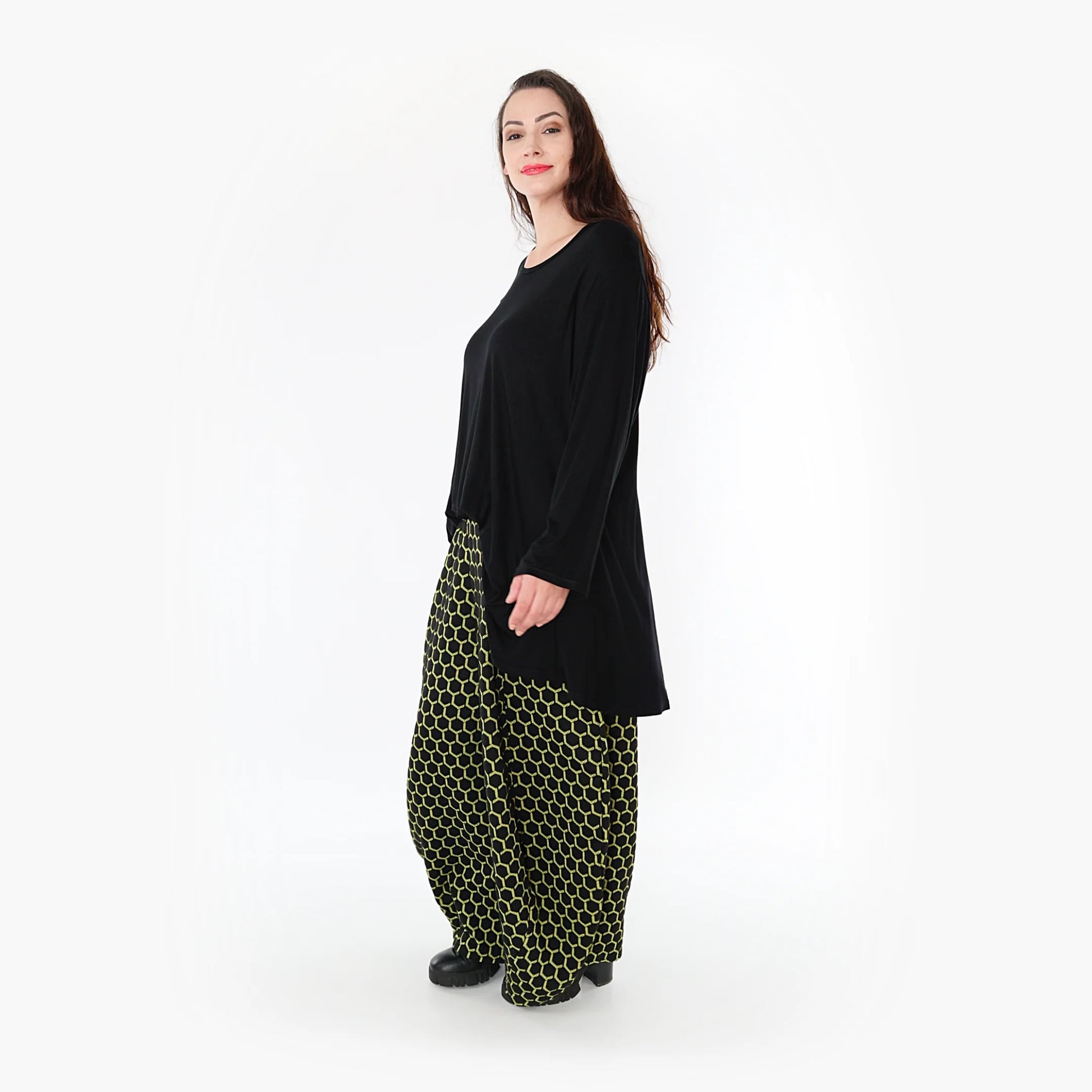  Bequeme Ballonhose in Schwarz-Lime mit Rautenmuster für trendige Lagenlooks im Herbst