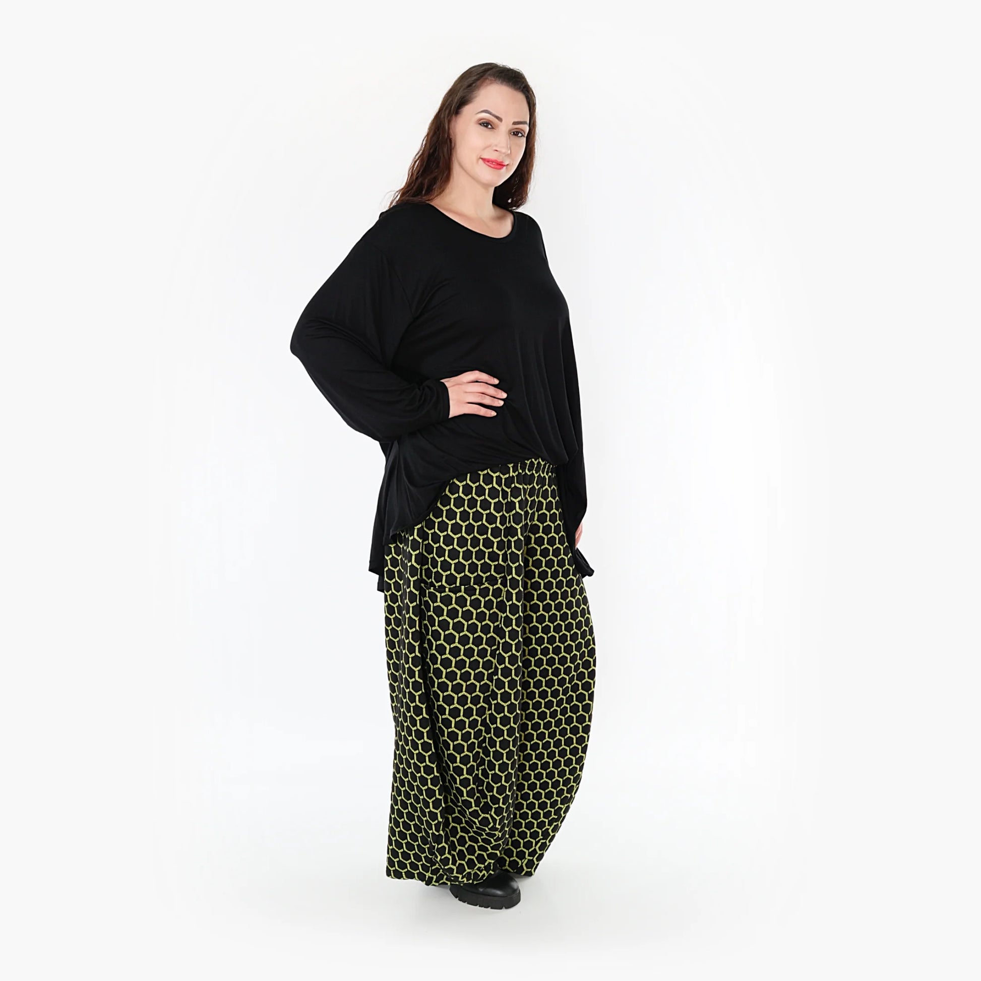  Bequeme Ballonhose in Schwarz-Lime mit Rautenmuster für trendige Lagenlooks im Herbst