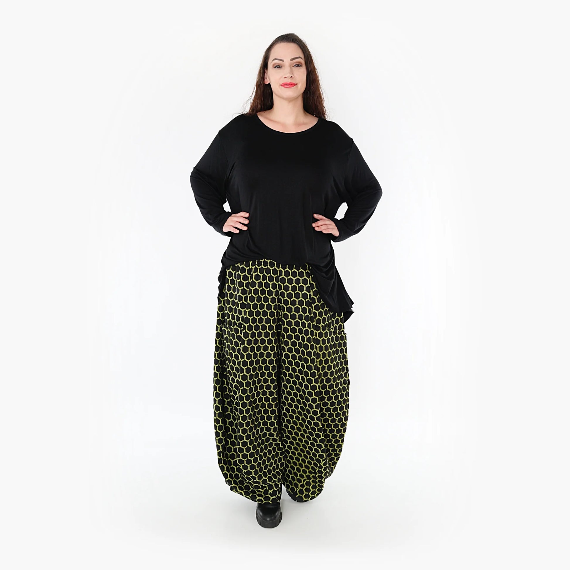  Bequeme Ballonhose in Schwarz-Lime mit Rautenmuster für trendige Lagenlooks im Herbst