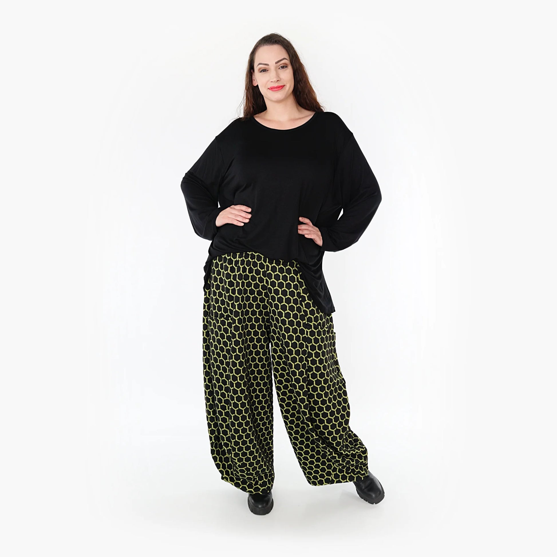  Bequeme Ballonhose in Schwarz-Lime mit Rautenmuster für trendige Lagenlooks im Herbst