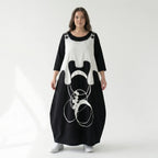 Cadrelli Maxikleid in Schwarz-Weiß mit Kunst-Print & French Terry – Avantgarde Damenmode bei Modeare entdecken