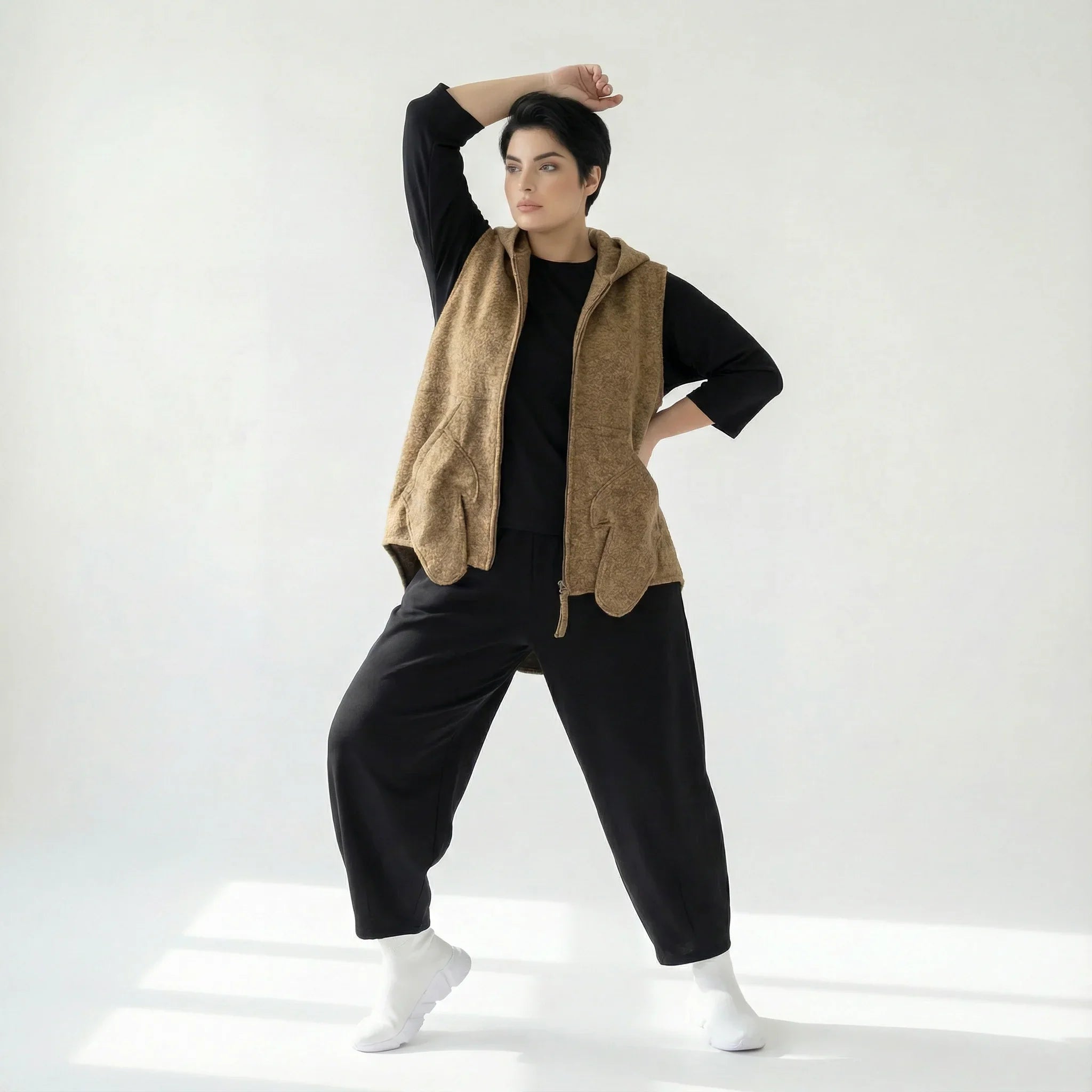 Melierte Bouclé Übergangsweste A-Form mit Kapuze für Damen aus Polyester Caraclan bei Modeare Trendig