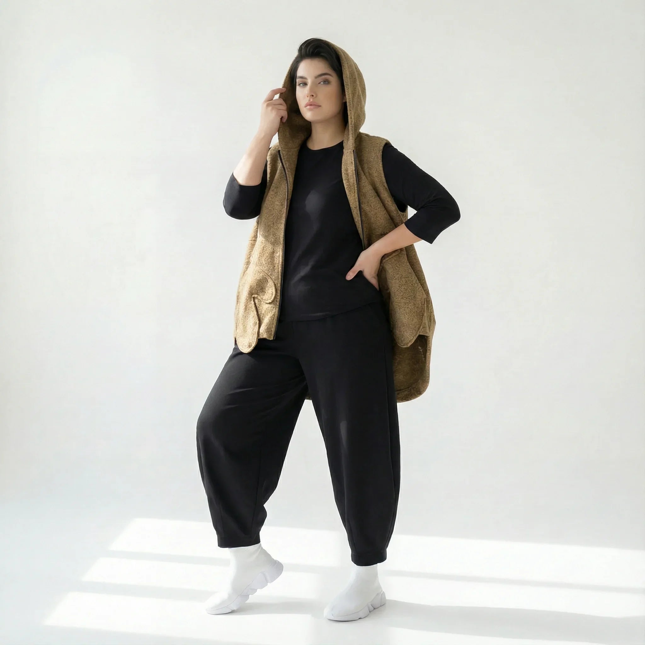 Melierte Bouclé Übergangsweste A-Form mit Kapuze für Damen aus Polyester Caraclan bei Modeare Trendig