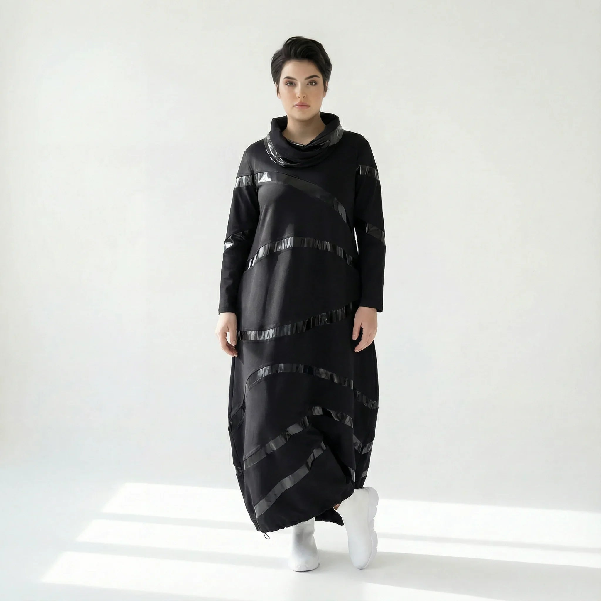 Ballonkleid aus Romanit Jersey mit Lederimitat-Streifen – weich & stretchig | Riberance bei Modeare entdecken