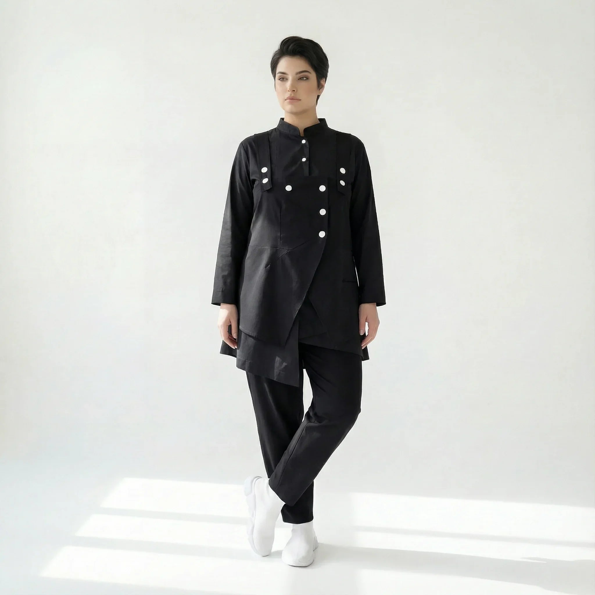 iZAR Avantgarde Damen Set aus Popeline – Bluse, Weste & Hose in Schwarz | Modeare Oversize Kurator-Look für Übergang