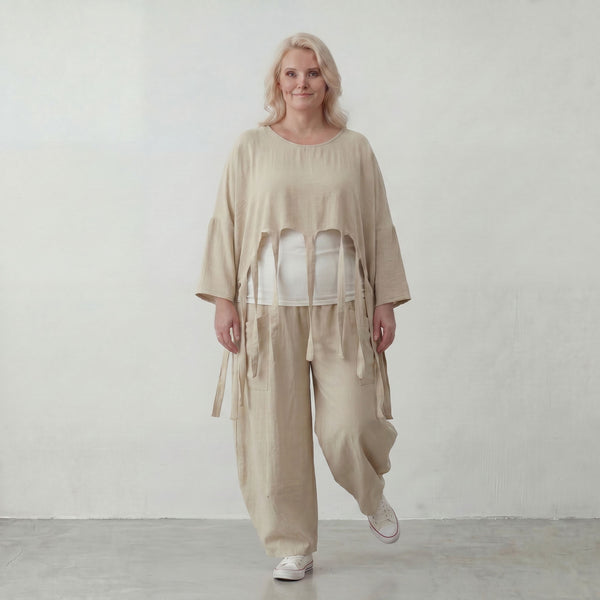 Beige Leinenlook Überwurf im legeren Oversize Lagenlook mit feiner Crashstruktur zeitlos