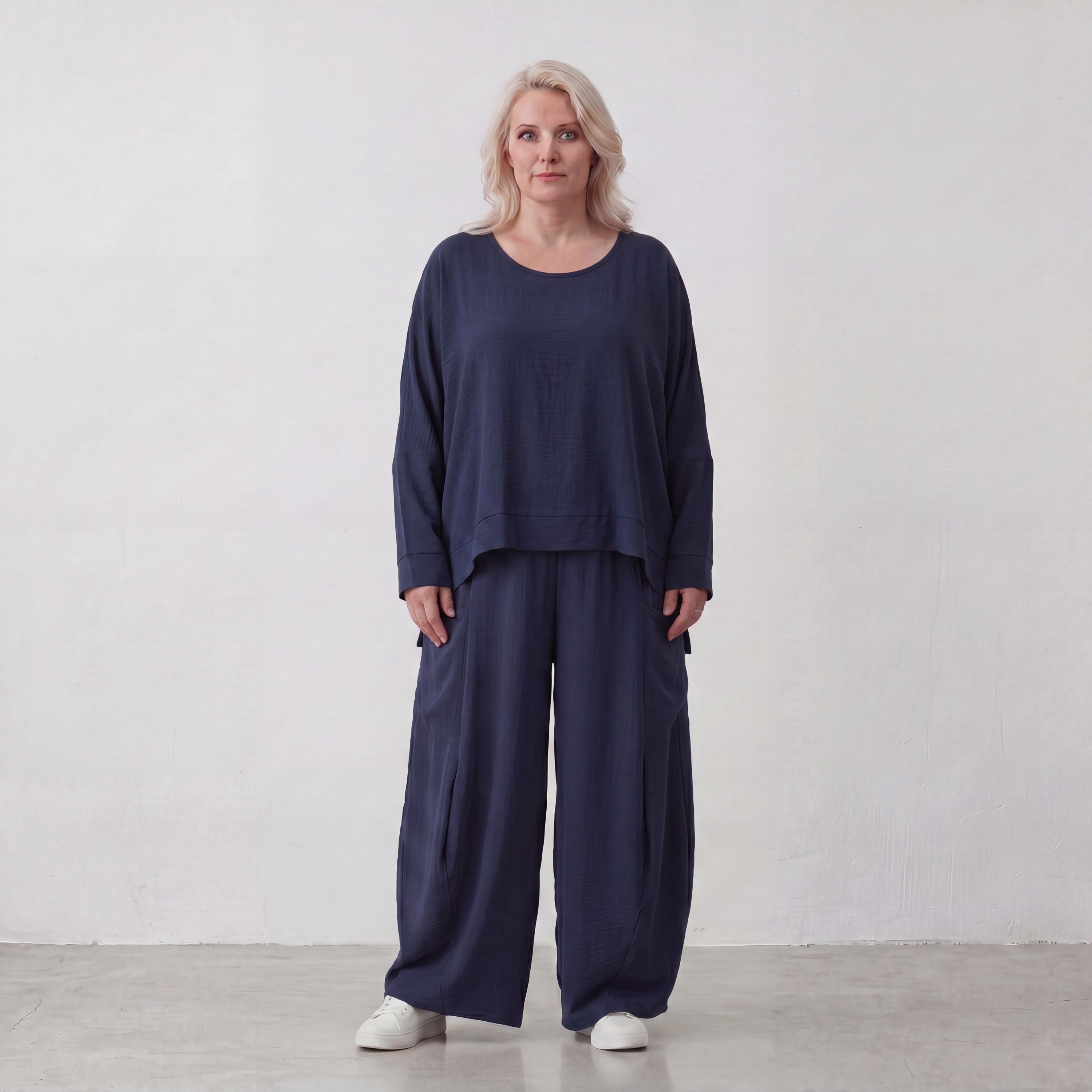 Leichter Lagenlook Überwurf in Marine mit Leinenanteil Oversize zeitlos leger modern neu