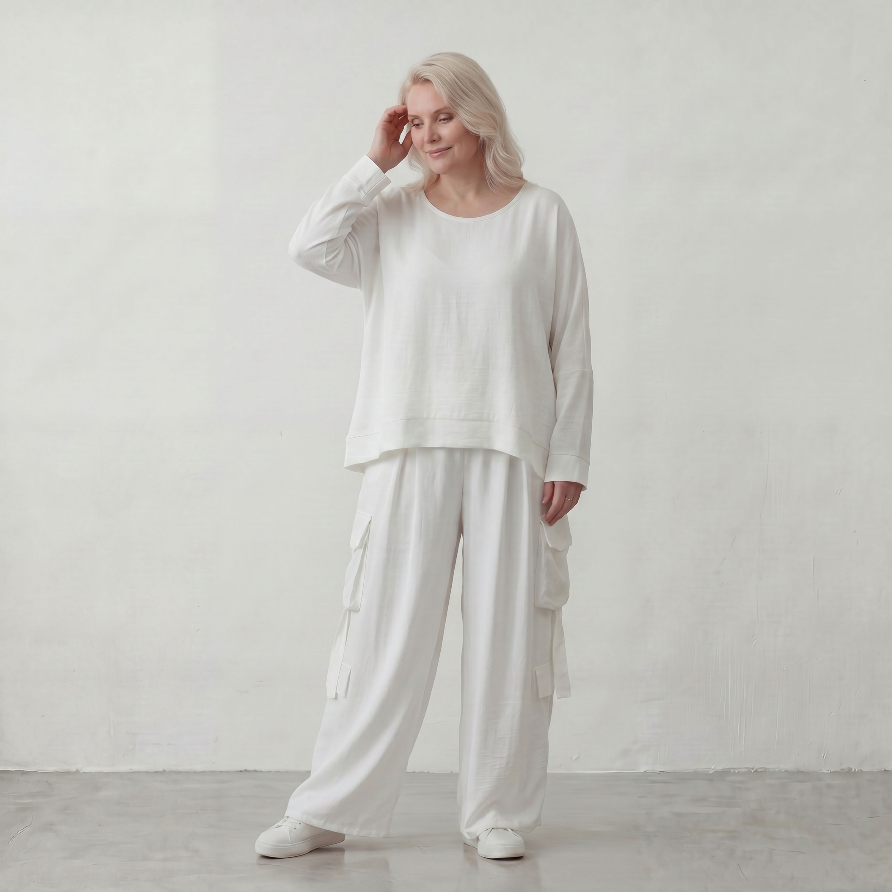 Zeitlos ausgefallene Oversize Ballonhose in Weiß entspannt Lagenlook luftig sommerleicht