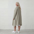Zeitloser Beige Cardigan Lagenlook Oversize leger ausgefallen mit Leinenoptik Schalkragen