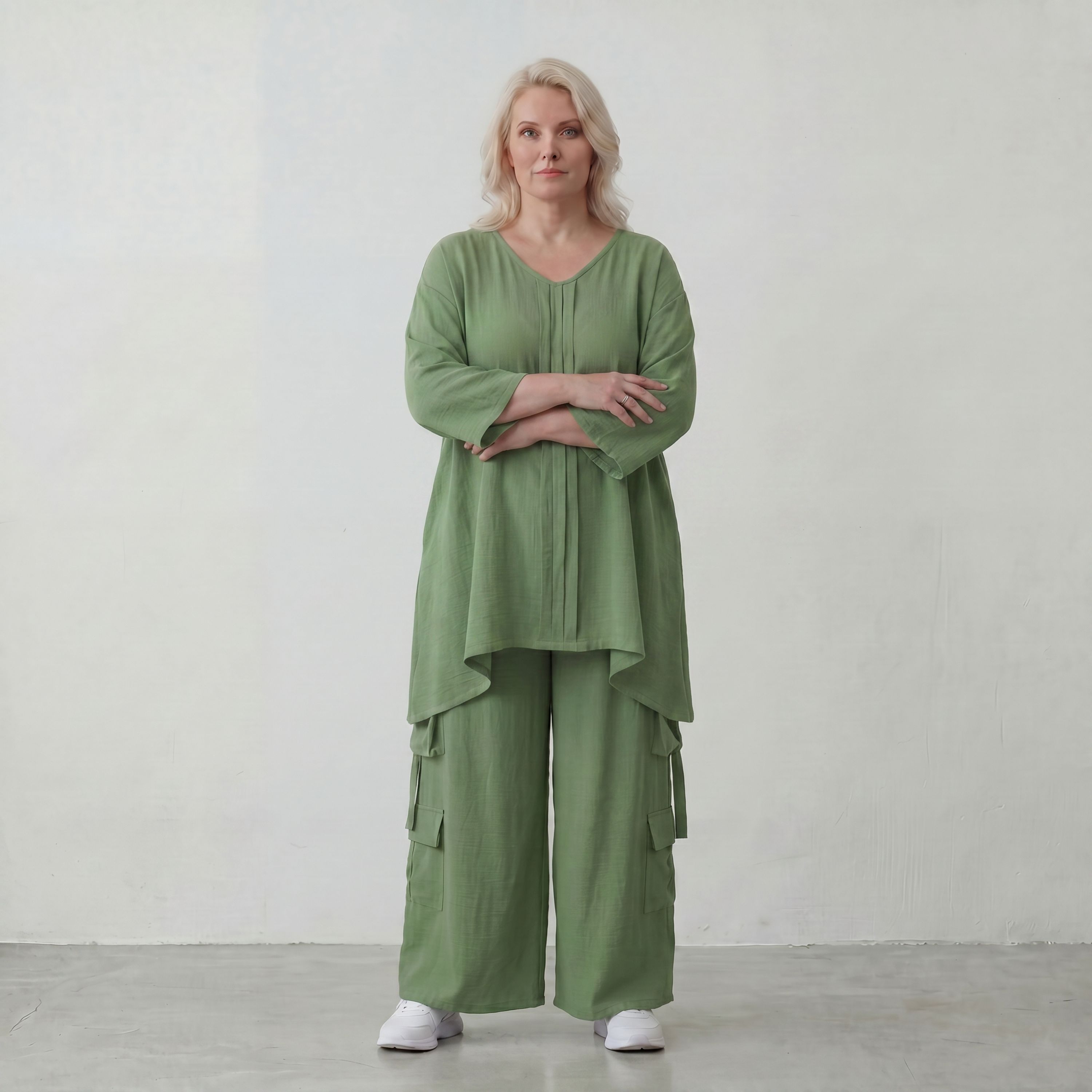 Khaki Leinenlook Shirt im legeren locker Oversize Lagenlook mit Biesen und V Ausschnitt