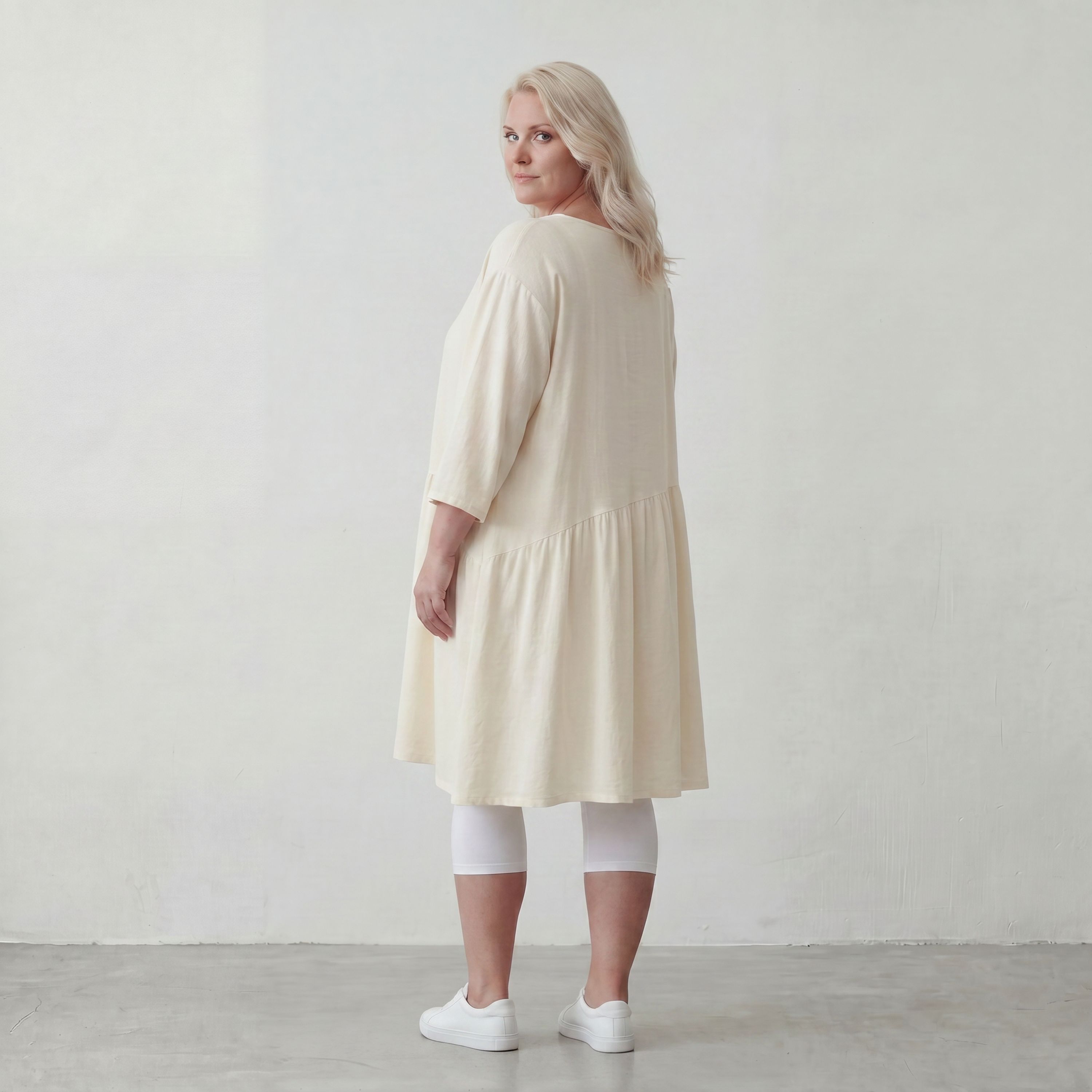 Leinenoptik Kleid in Creme Lagenlook leger Oversize A Linie zeitlos luftig weich elegant